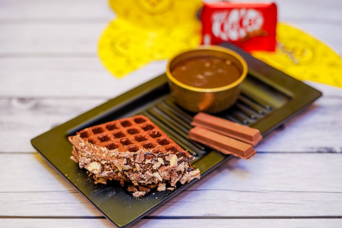 Duo Chocolate Kitkat Waffle